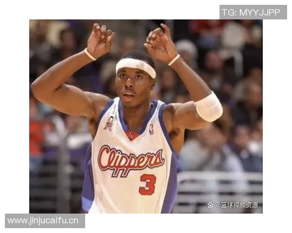 保罗赛场情绪失控与主教练爆发激烈争执引发球队内部矛盾升级