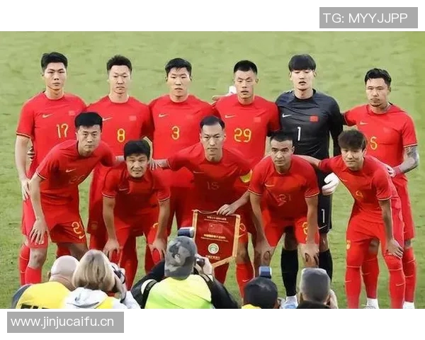 以世界杯预选赛回应外界批评：我将全力专注于比赛和团队表现