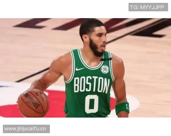 塔图姆赛场关键时刻失误引爆球迷争议 球迷纷纷质疑其比赛态度