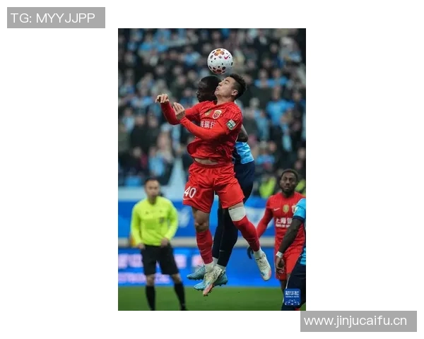 上海海港逆转取胜迎来关键胜利 关键球员表现亮眼助力球队反弹